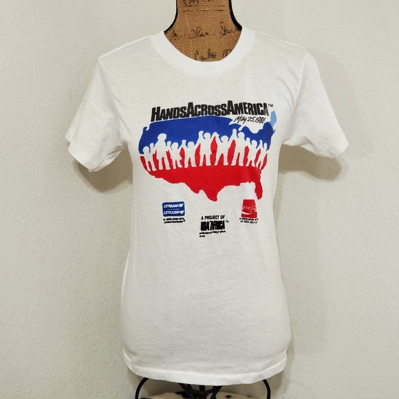 Vintage Tops - 'Hands across America' vintage graphic tee May 1986 Med.